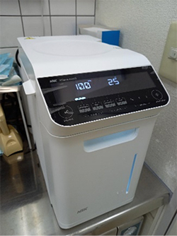 【ハンドピース用滅菌器】 切削器具も一人一人滅菌します